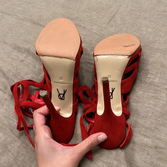 Red suede Paul Andrew heels - Picture 3 of 3